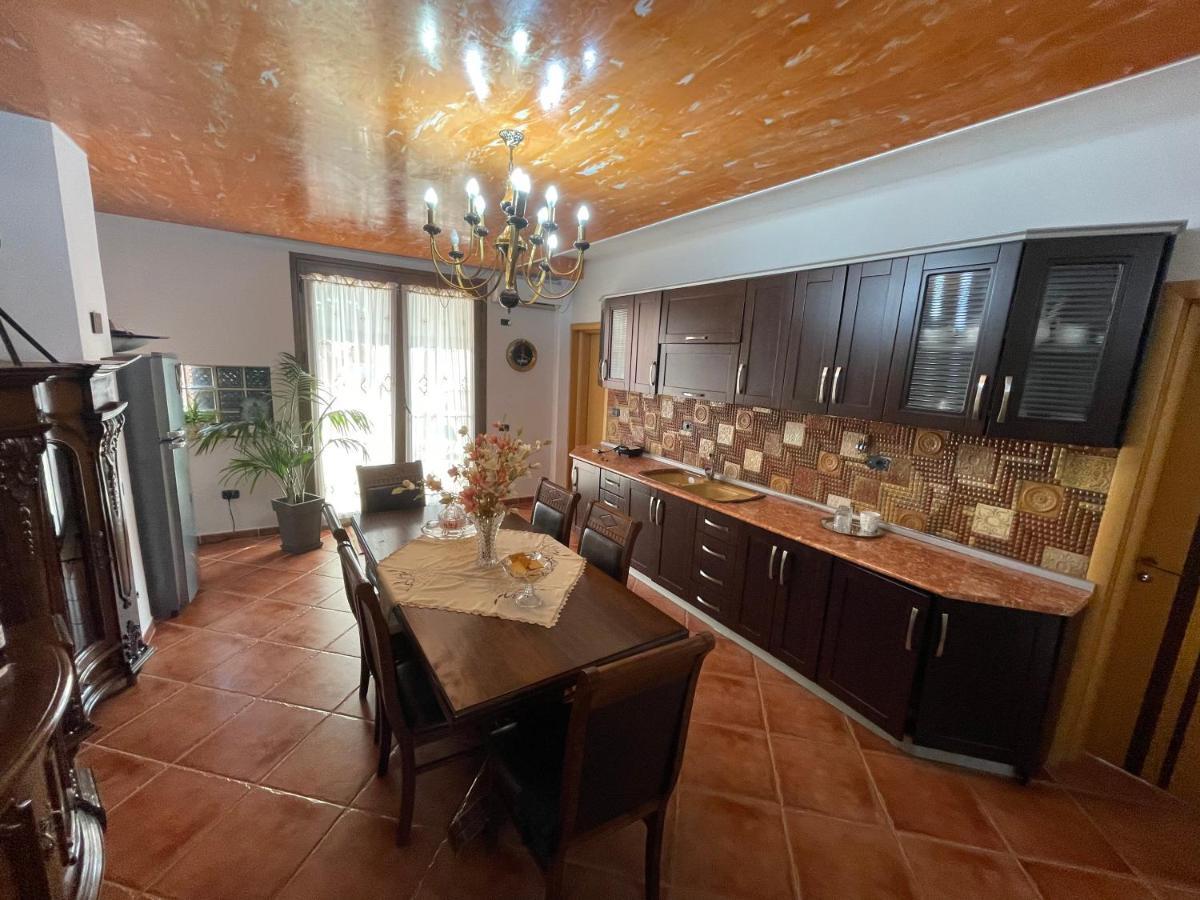 Venus - Cozy Apt With Terrace Vlorë Eksteriør bilde