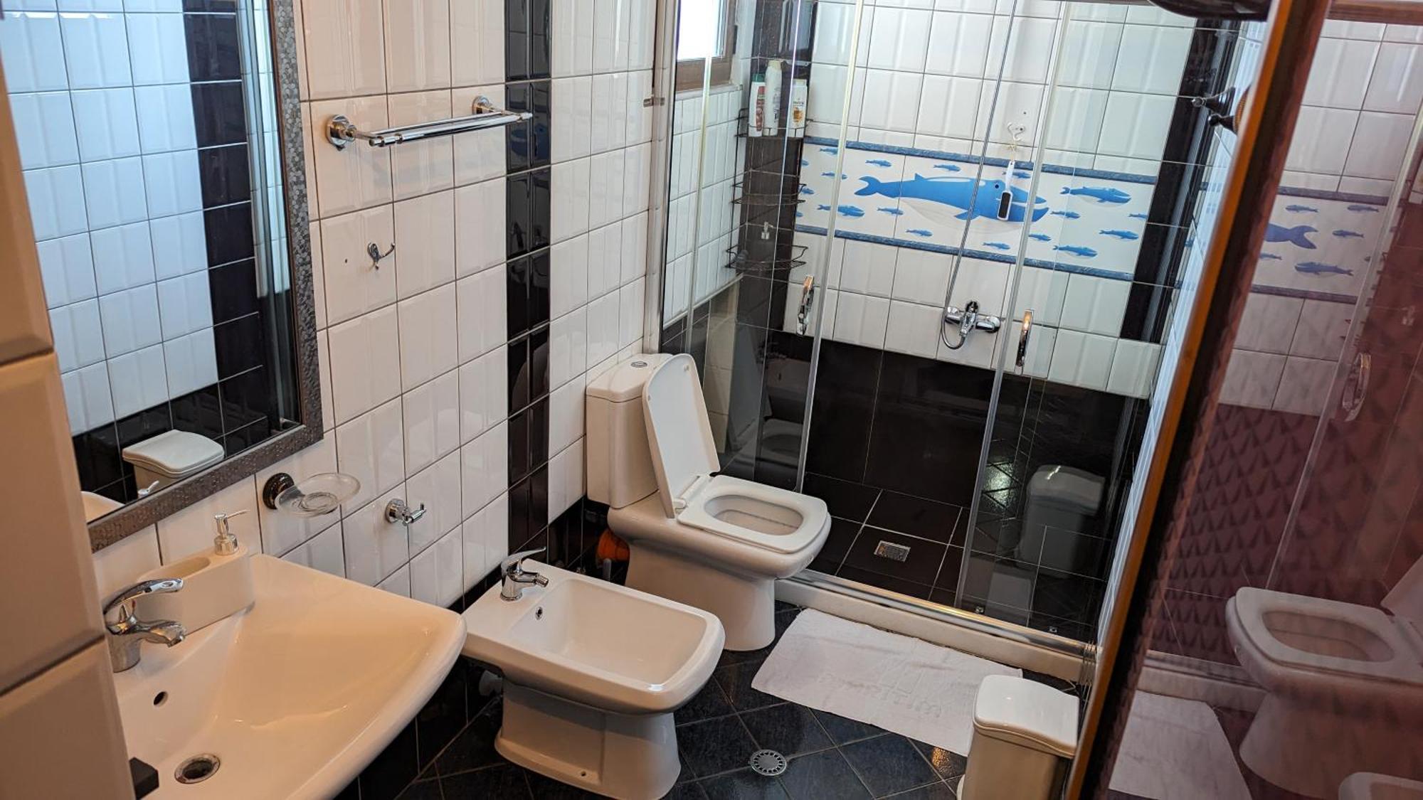 Venus - Cozy Apt With Terrace Vlorë Eksteriør bilde